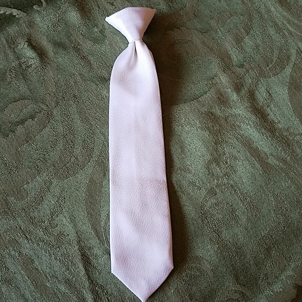 Boys White Tie Clip On 11 5/8" Diamond Pattern